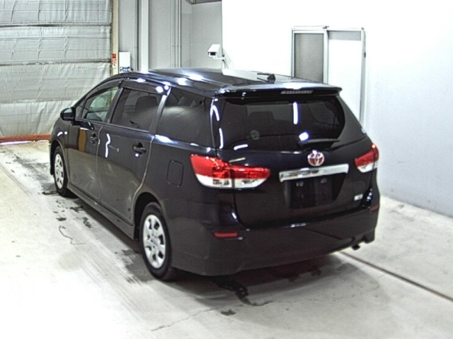 TOYOTA WISH 2010