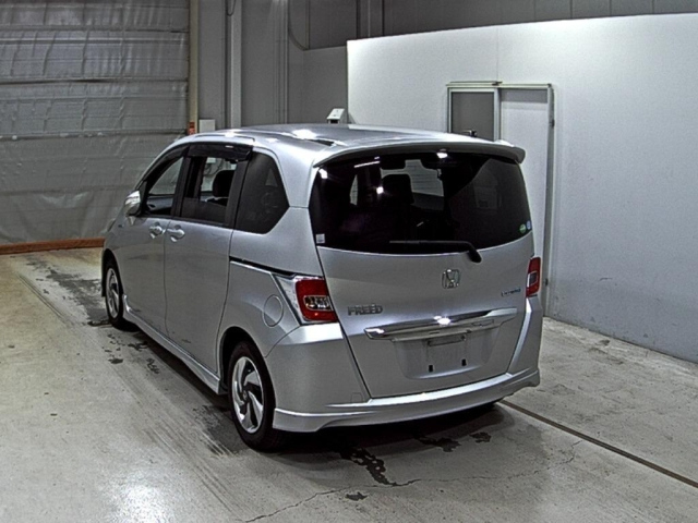 HONDA FREED 2015