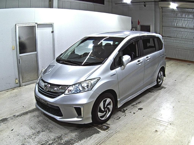 HONDA FREED 2015