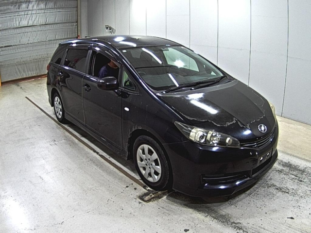 TOYOTA WISH 2010