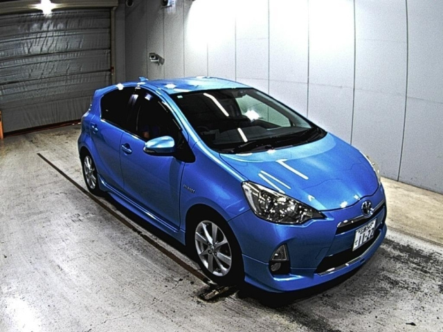 TOYOTA AQUA 2013