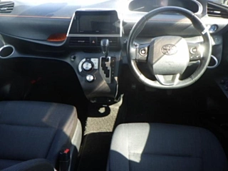 TOYOTA SIENTA 2017