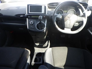 TOYOTA WISH 2011