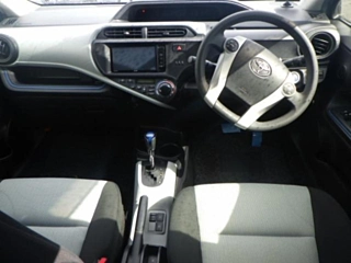 TOYOTA AQUA 2013