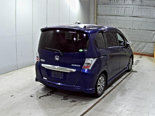 HONDA FREED 2012
