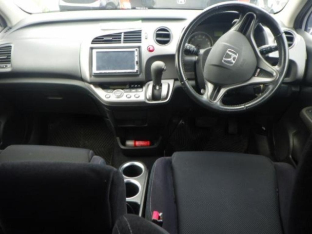 HONDA STREAM 2009