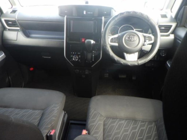 TOYOTA ROOMY 2019
