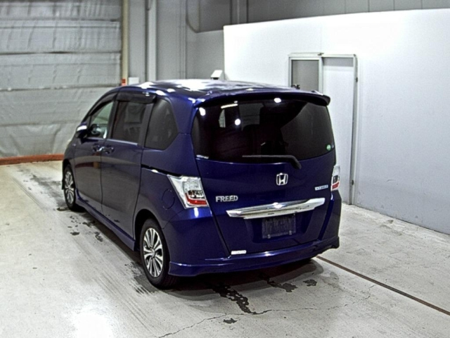 HONDA FREED 2012