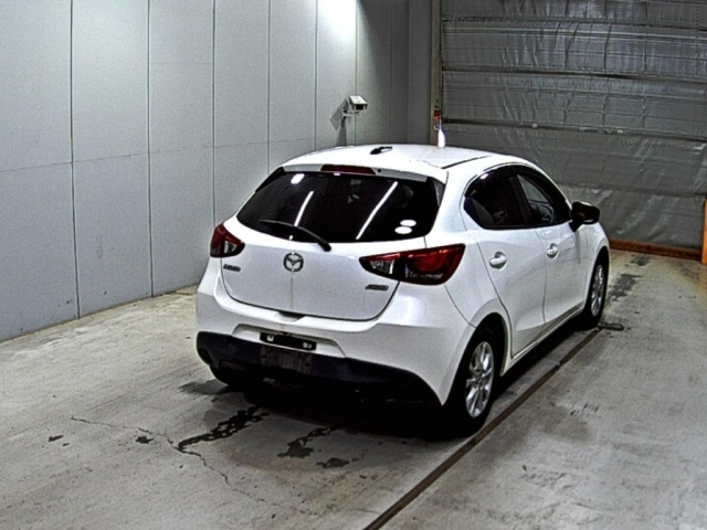MAZDA DEMIO 2015