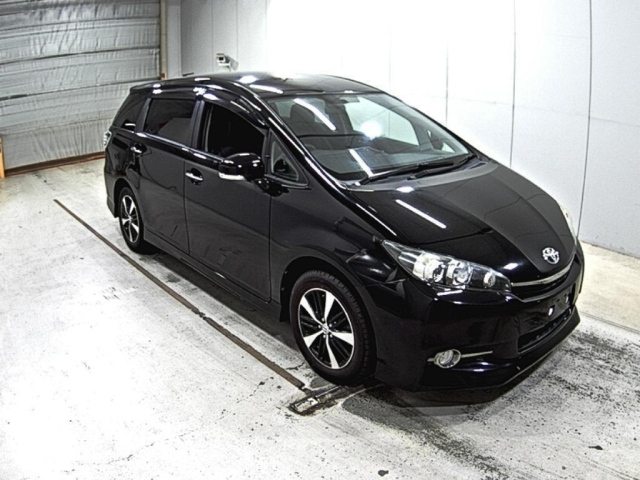 TOYOTA WISH 2014