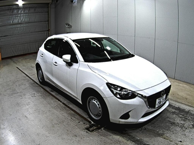 MAZDA DEMIO 2017