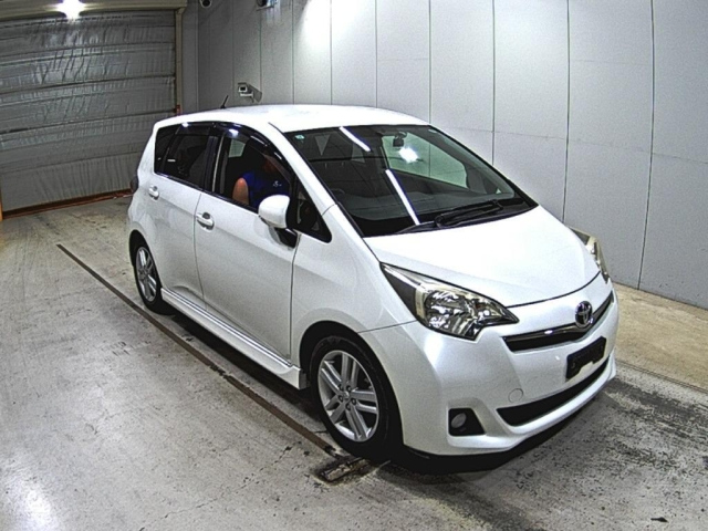 TOYOTA RACTIS 2013