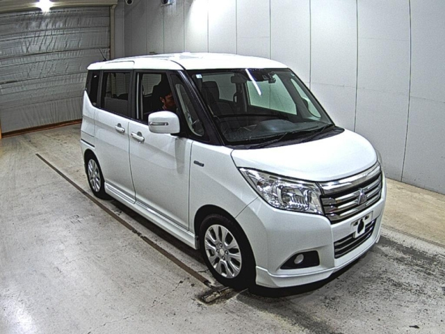 MITSUBISHI DELICA D2 2020