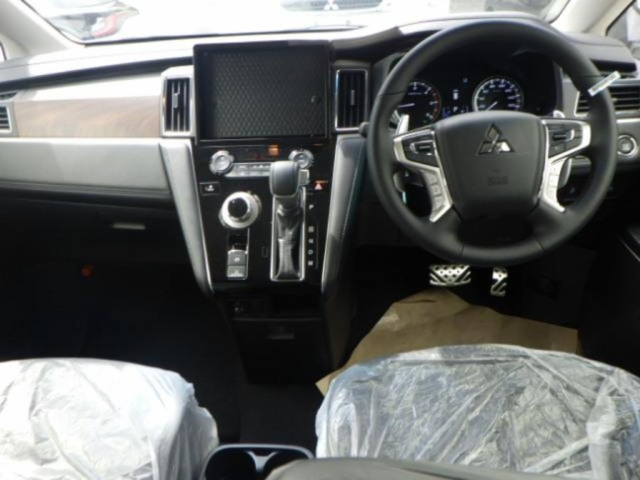 MITSUBISHI DELICA D5 2024