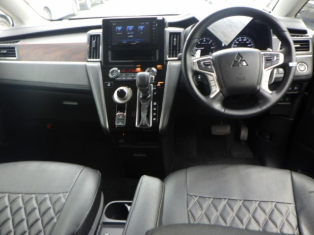 MITSUBISHI DELICA D5 2021
