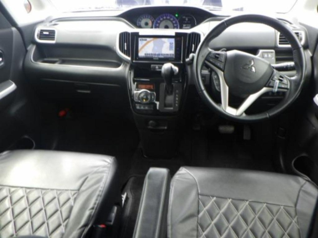 MITSUBISHI DELICA D2 2020