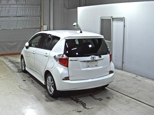 TOYOTA RACTIS 2013