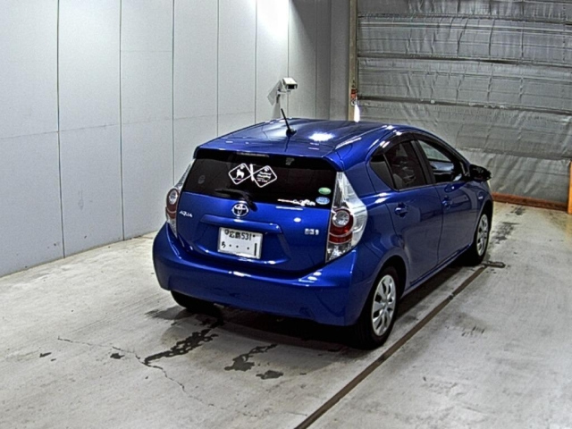 TOYOTA AQUA 2013