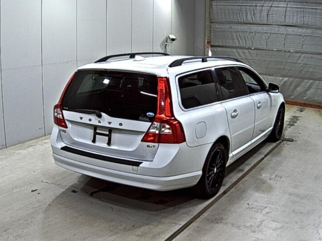 VOLVO V70 2009