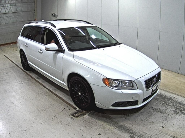 VOLVO V70 2009