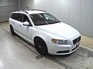 VOLVO V70 2009
