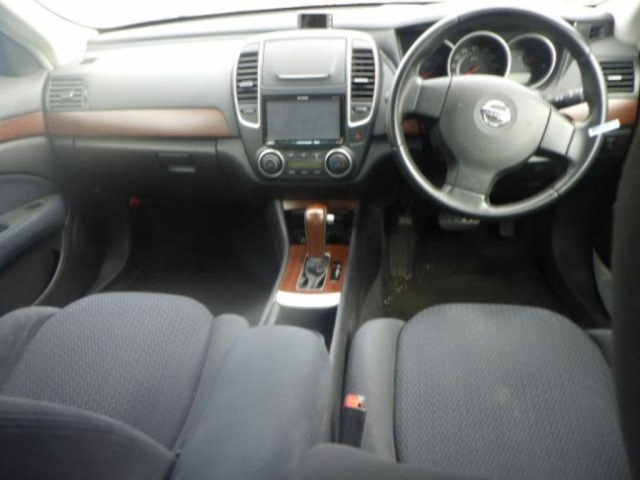 NISSAN SYLPHY 2010