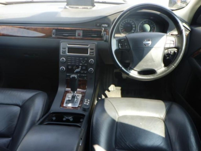 VOLVO V70 2009