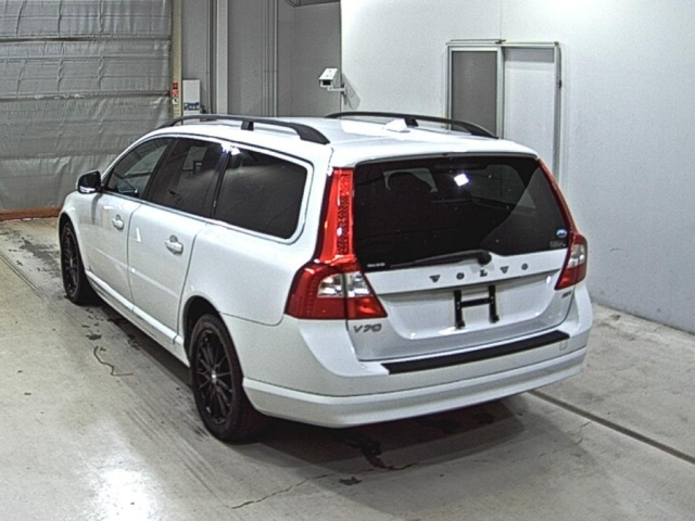 VOLVO V70 2009