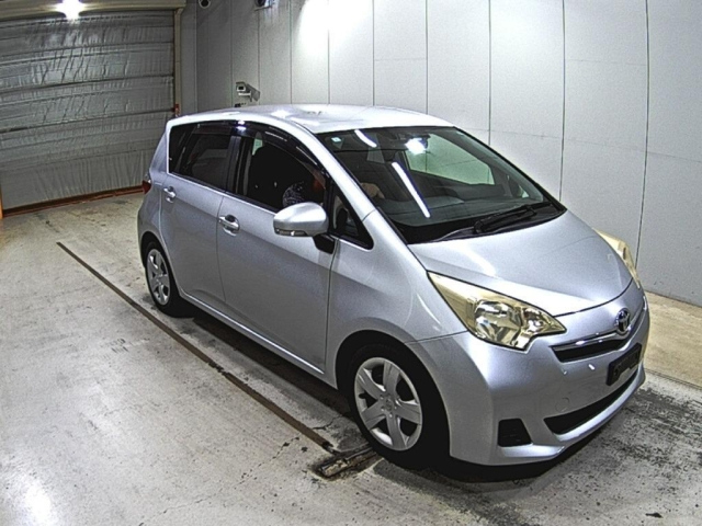 TOYOTA RACTIS 2013