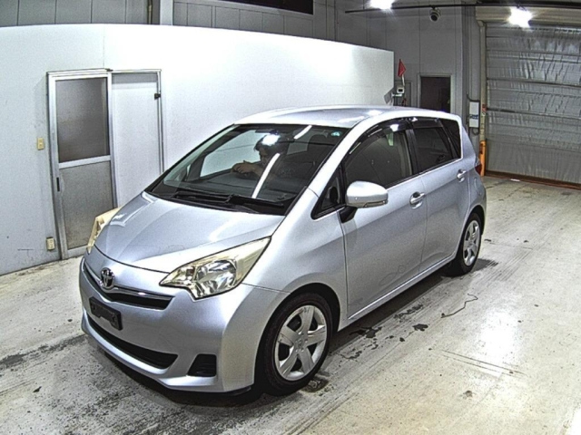TOYOTA RACTIS 2013