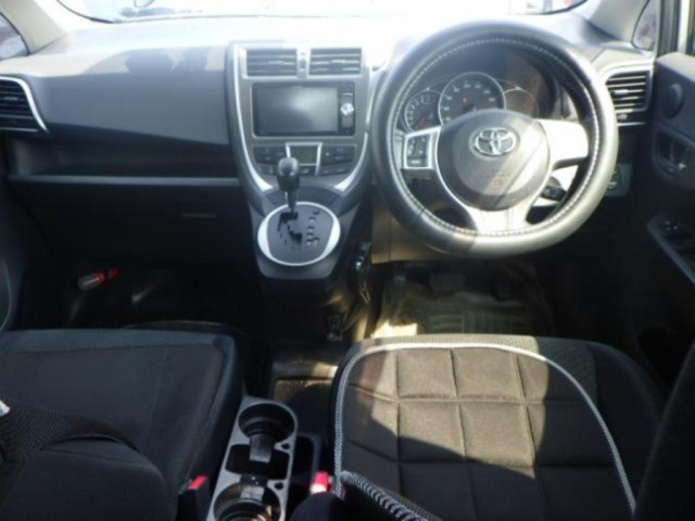 TOYOTA RACTIS 2013