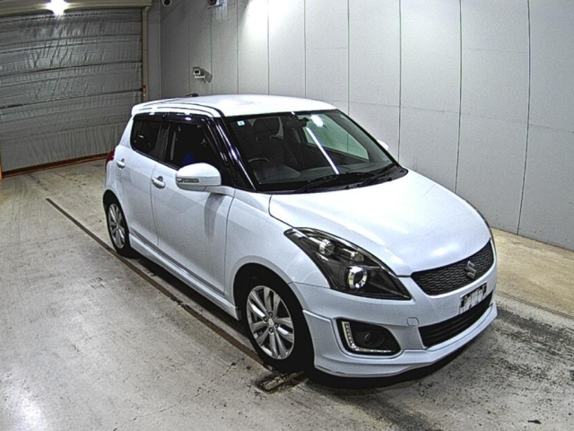 SUZUKI SWIFT 2015