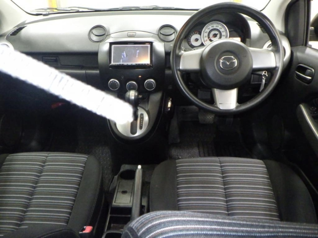 MAZDA DEMIO 2009