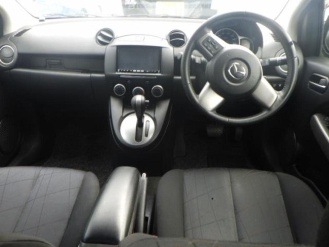 MAZDA DEMIO 2011