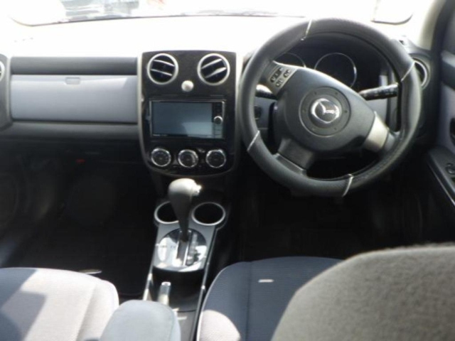 MAZDA VERISA 2011