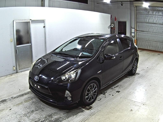 TOYOTA AQUA 2013