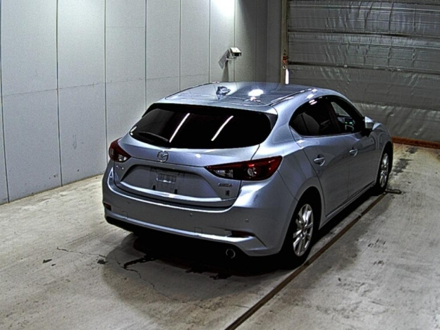 MAZDA AXELA 2016