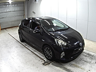 TOYOTA AQUA 2013