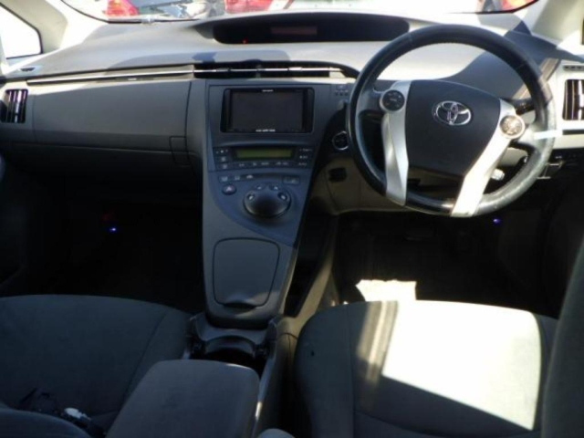 TOYOTA PRIUS 2010
