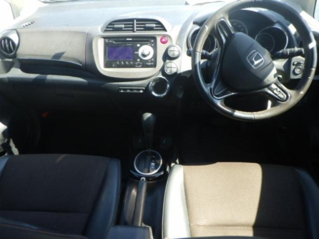 HONDA FIT SHUTTLE 2013
