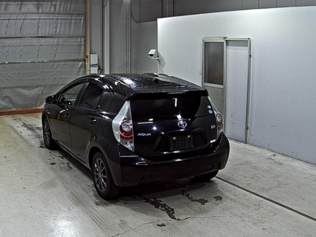 TOYOTA AQUA 2013
