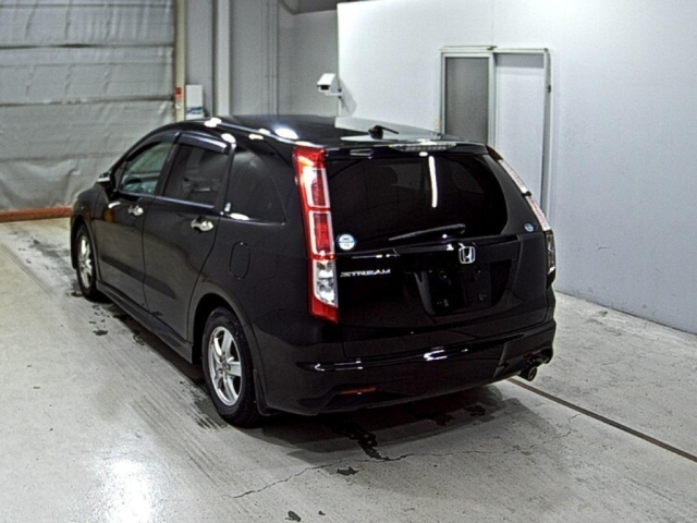 HONDA STREAM 2010