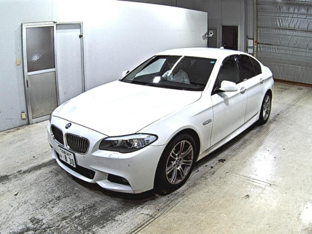BMW 5 SERIES 2013