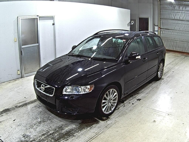 VOLVO V50 2010