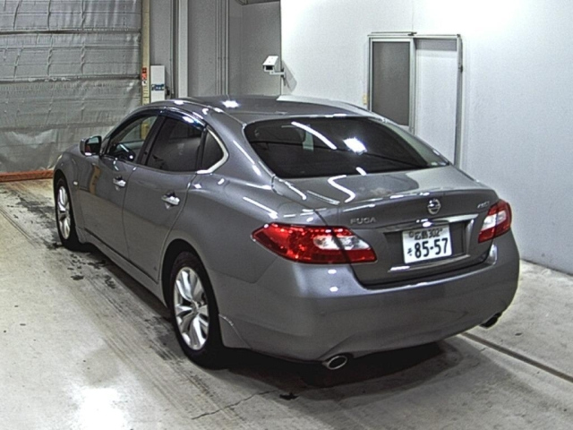NISSAN FUGA 2010