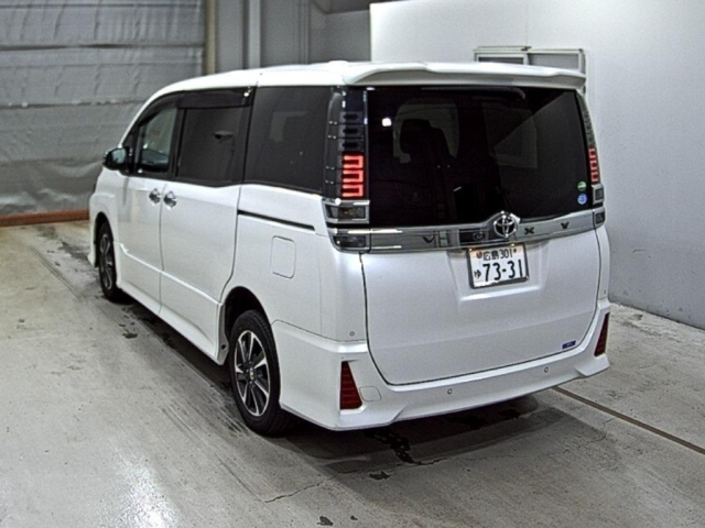 TOYOTA VOXY 2020