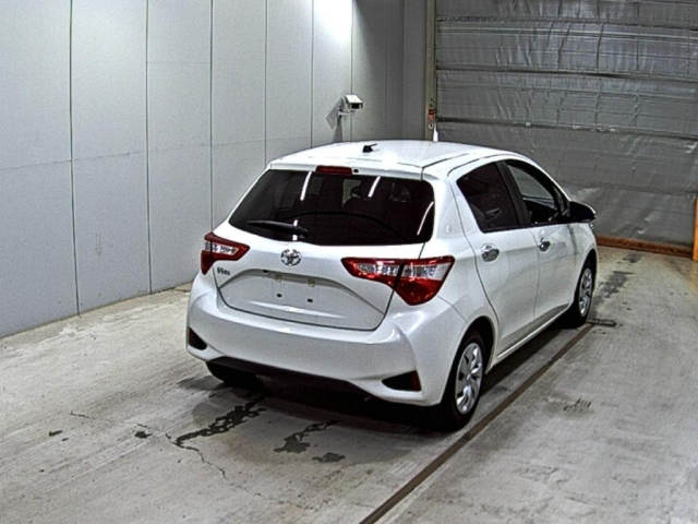 TOYOTA VITZ 2020