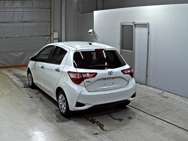 TOYOTA VITZ 2020