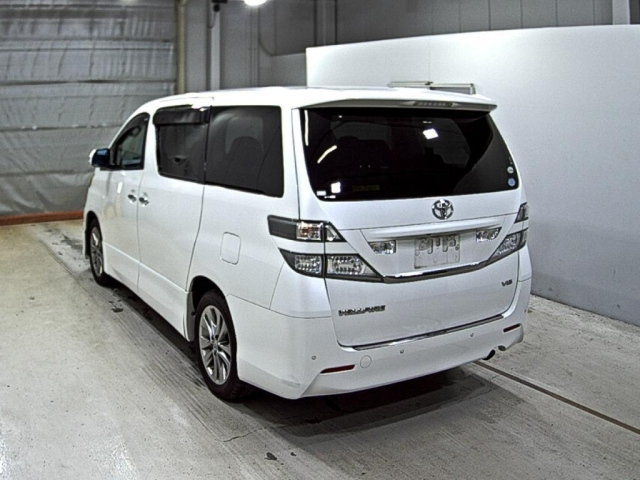TOYOTA VELLFIRE 2011