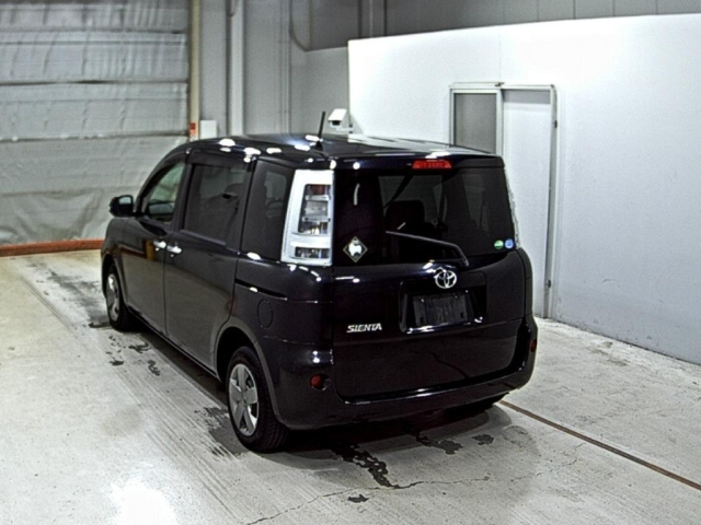 TOYOTA SIENTA 2012